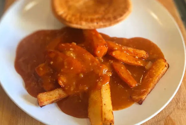 urry sauce and chips